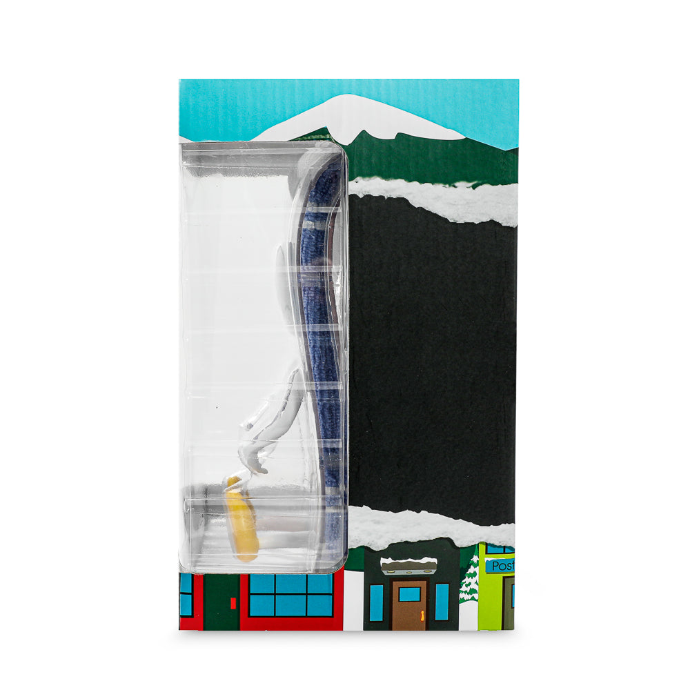 EXCLUSIVE: South Park Towelie with Gaming Controller 8” Art Figure - High Score Edition (Limited Edition of 300)